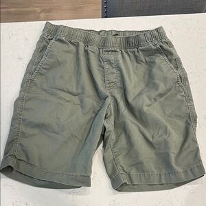 Uniqlo Men's Olive Flat Front Shorts